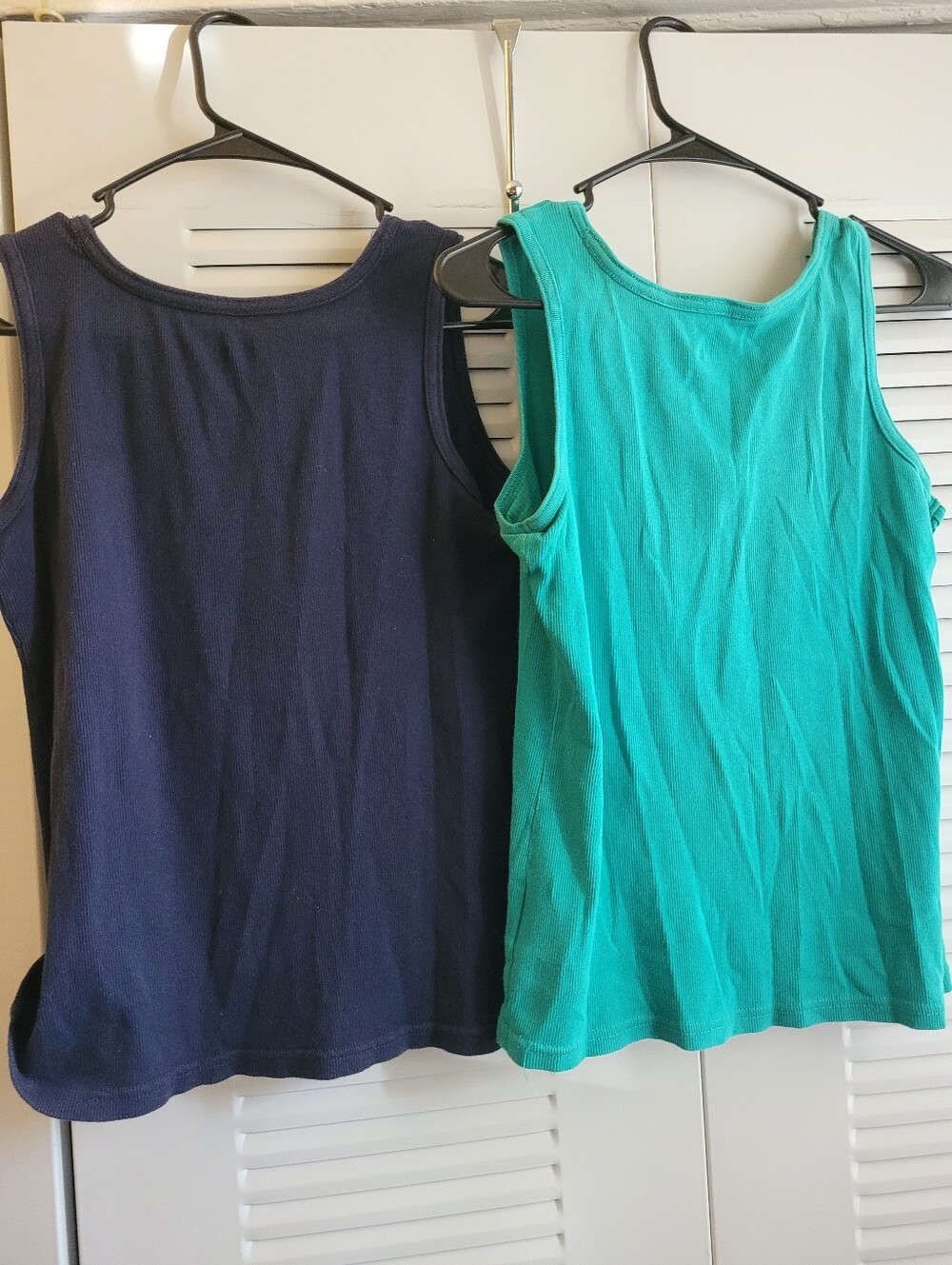 Two Basic Editions Floral Embroidered Tank Tops Size Small - Picture 8 of 9